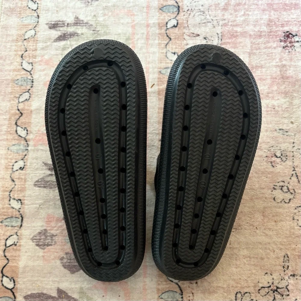 Cushionaire Flo Cloud Thong Sandal - size 10 - Picture 3 of 4